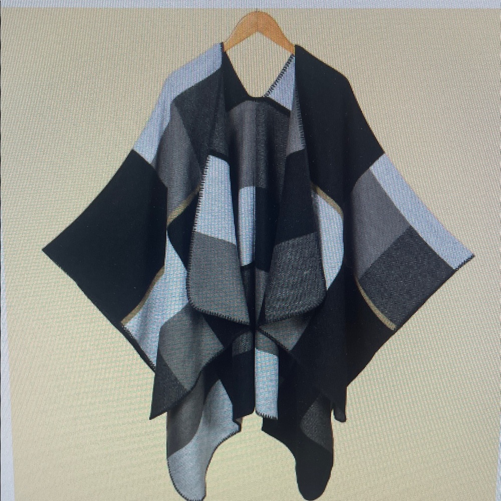 Chic Black and Gray Women's Wrap
